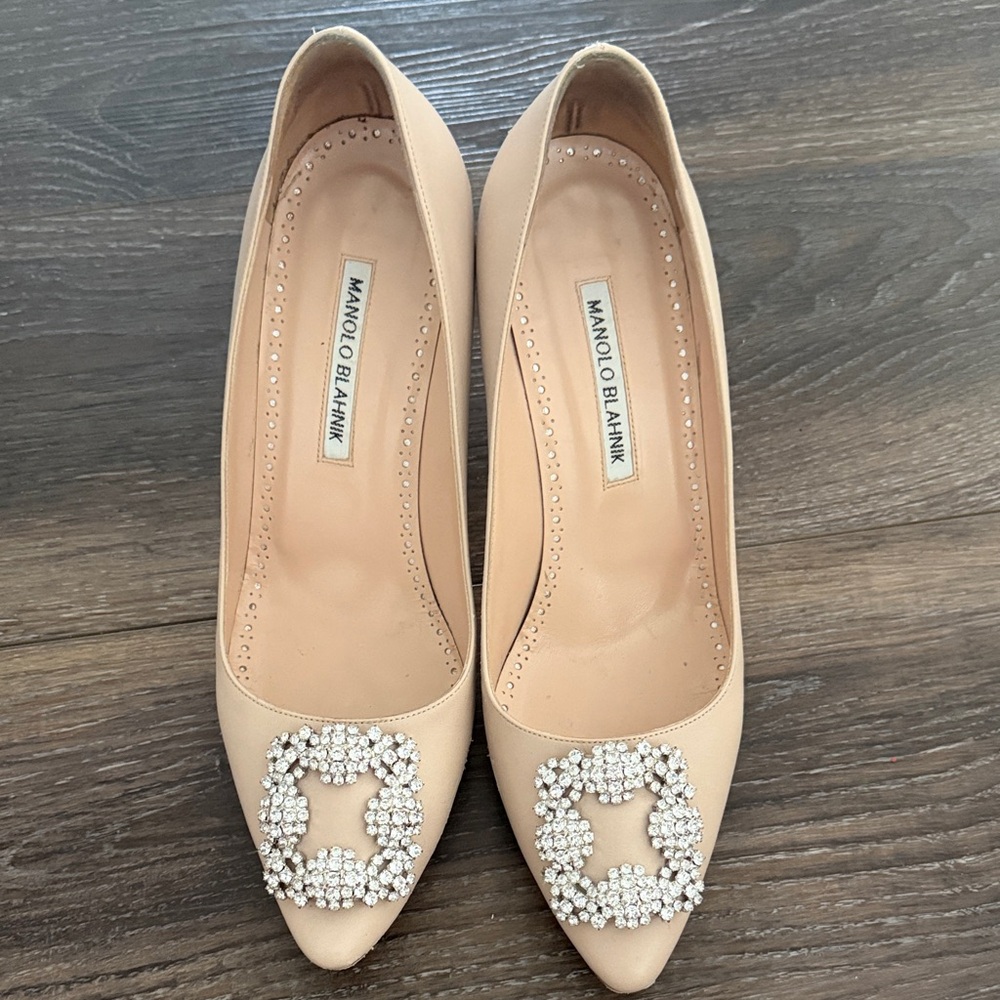 Manolo Blahnik Nude/Beige Embellished Pointed Flats